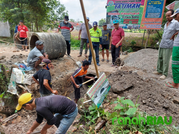 Minim sentuhan Pembangunan,Forum Banjir Sialang Munggu inisiasi gotong royong dan Galang swadaya